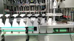 Capsuleuse automatique à quatre roues