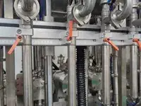 Remplisseuse à pompe à lobes rotatifs pour liquide