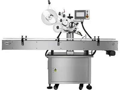 Étiqueteuse automatique par dessus