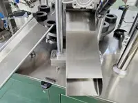 Machine de scellage de tubes par ultrasons 